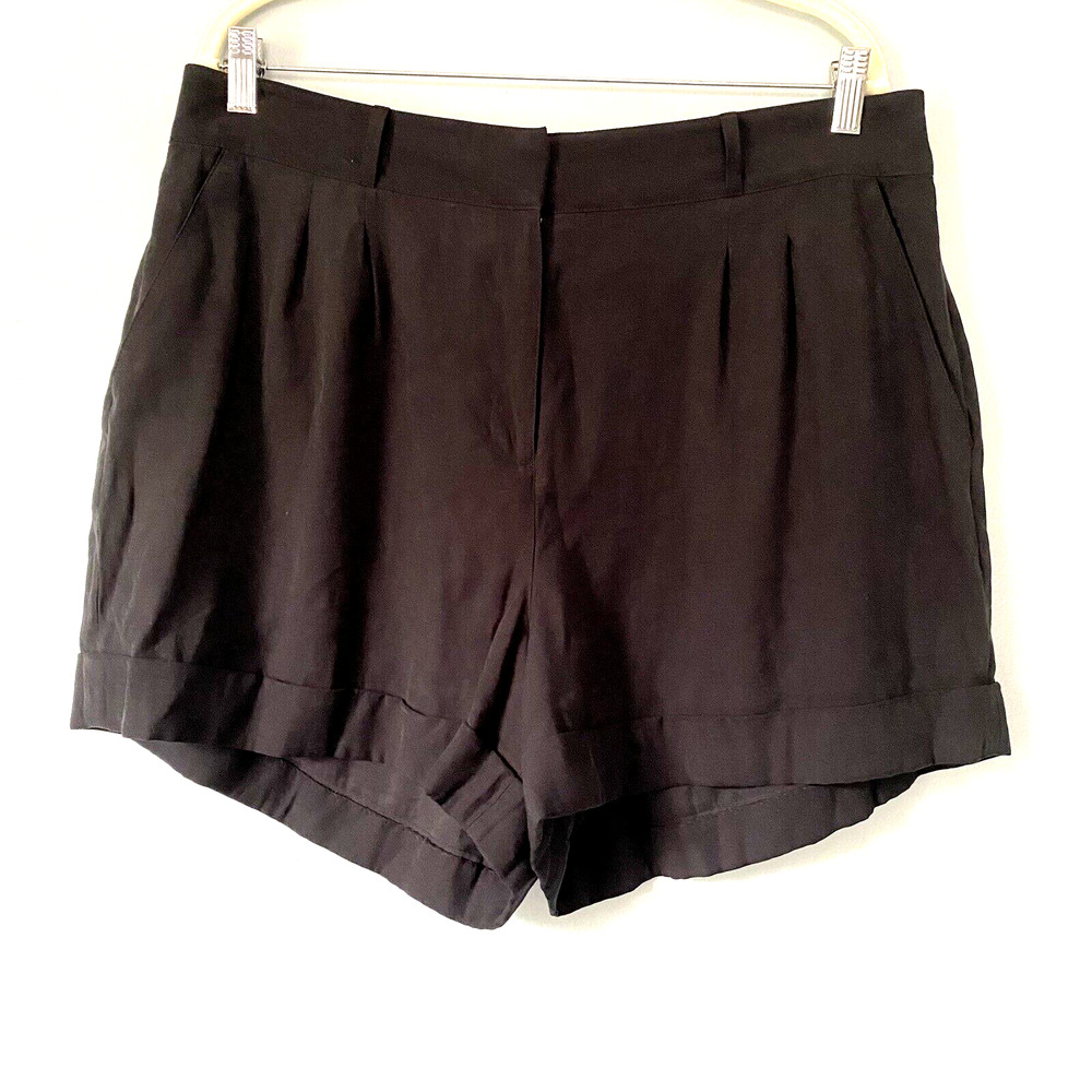 Treasure & Bond Shorts Womens Size 16 Black Silky Rayon Cuffed Dressy - Picture 2 of 8